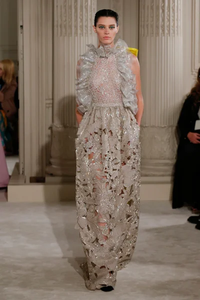 Look 49